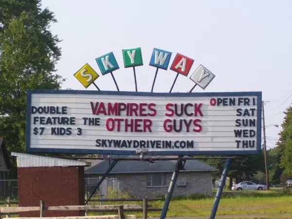 movie-theater-signs-suck