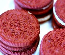 red velvet oreos