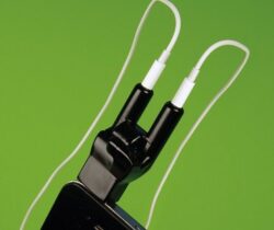 rock hand headphone splitter