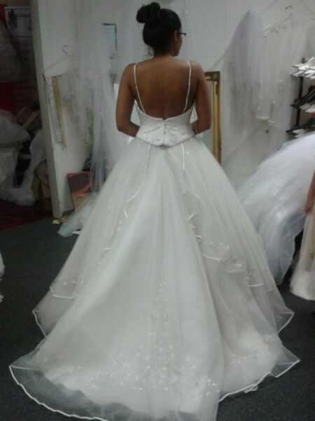 See How One Bride Transformed A Thrift Store Wedding Dress Into ...
