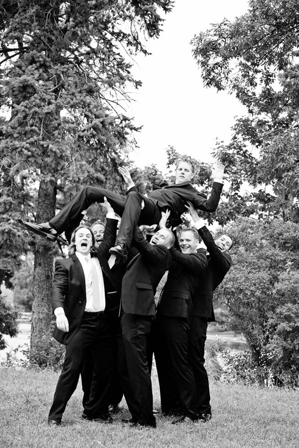 groom-photos-hoist