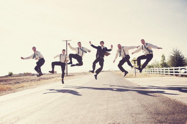 groom-photos-jump