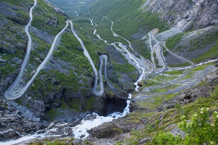 incredible-norway-photos-mountain-road