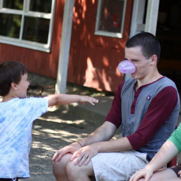 kid pops bubblegum face