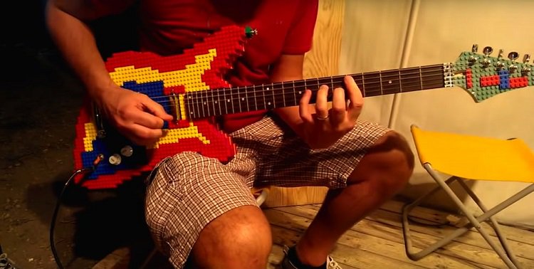 lego-guitar