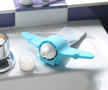 plane toothpaste holder