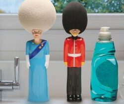 queen washing up sponge