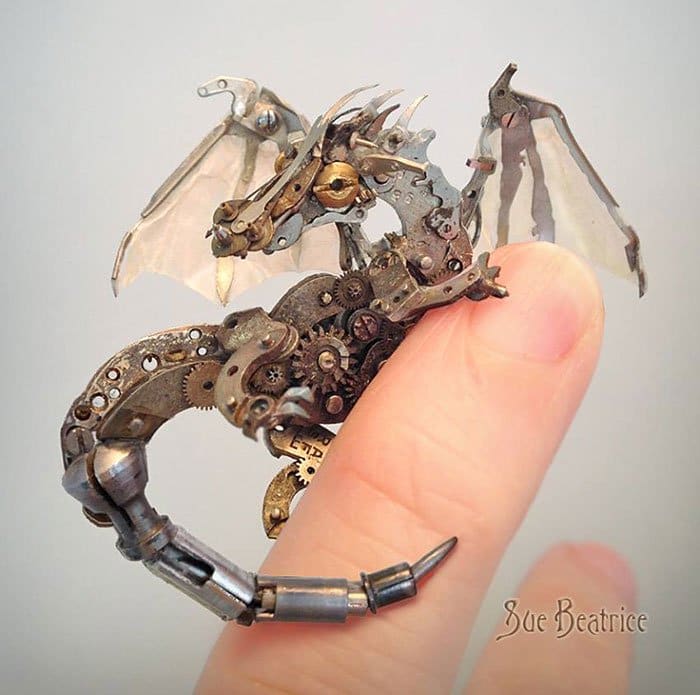 recycled-watch-parts-steampunk-sculptures-dragon