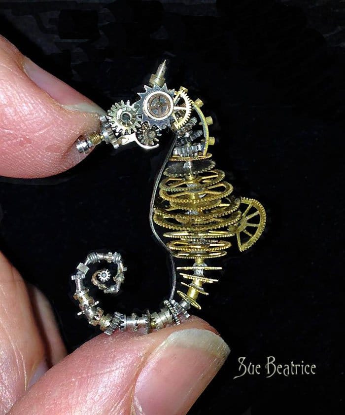 recycled-watch-parts-steampunk-sculptures-seahorse