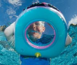 snorkelling window pool float