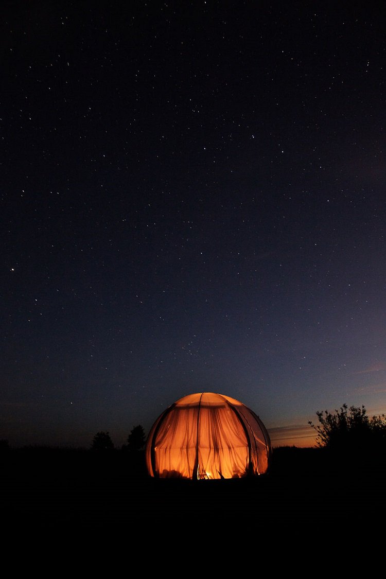 transparent-tent-at-night