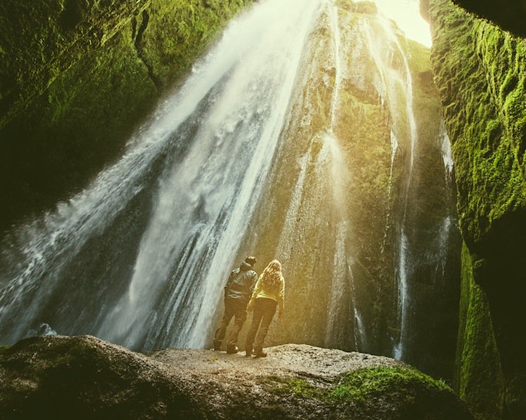 couple-waterfall
