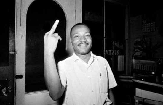 fake-viral-images-martin-luther-king