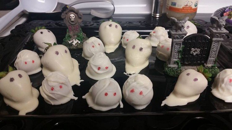 ghost cakes