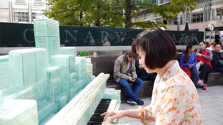 glass-piano-karlis-bogustovs-canary-wharf-play