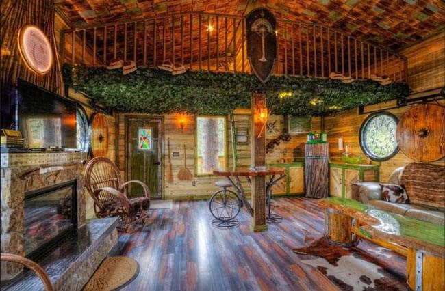 hobbit-treehouse-living-room