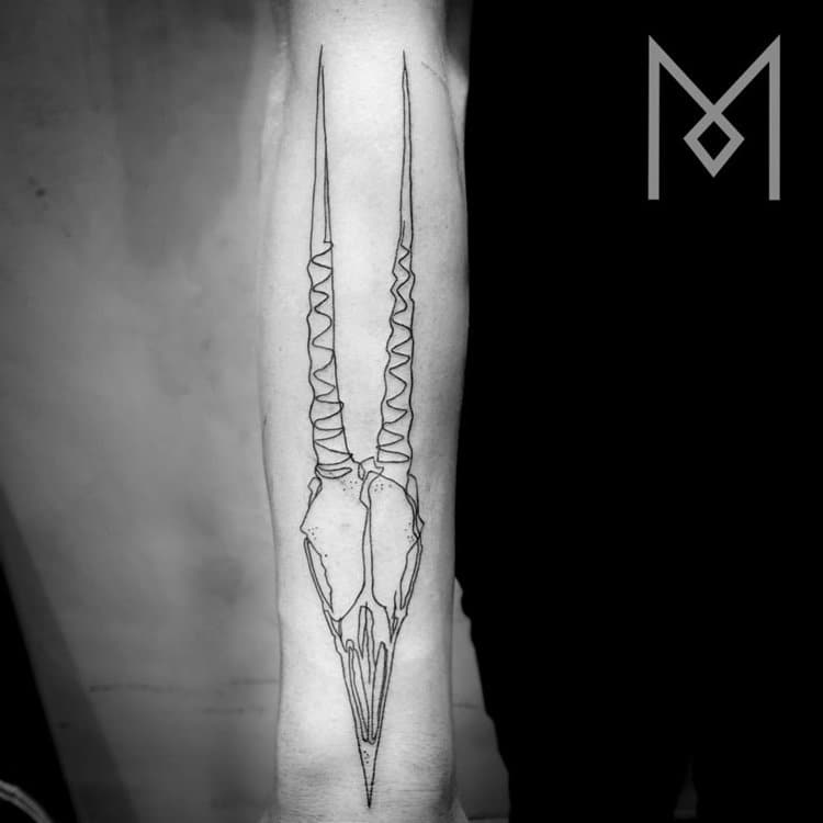 one-line-tattoo-mo-ganji-horns