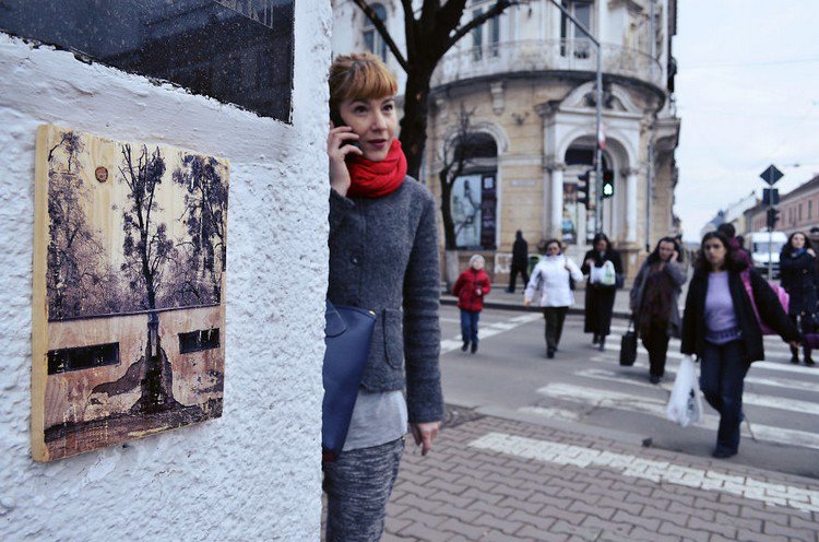 woman phone woodprint