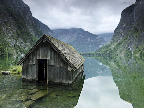 buildings-hut