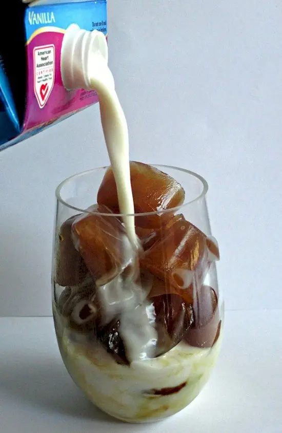 chai iced tea ice cubes