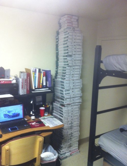 college-money-struggles-pizza