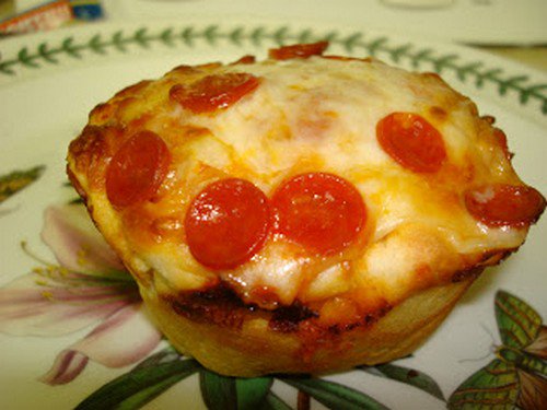 cupcake mold pizzas