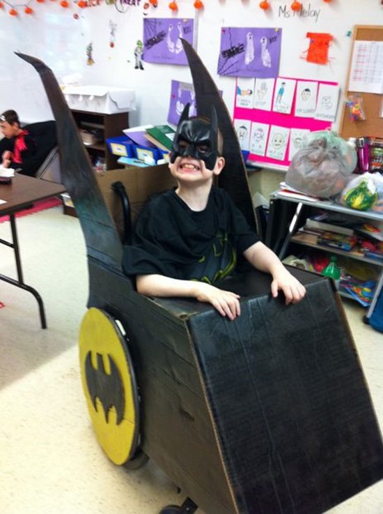 halloween-costumes-wheelchairs-batman