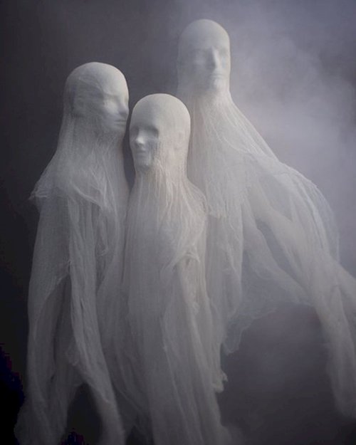 scary-decorations-ghosts