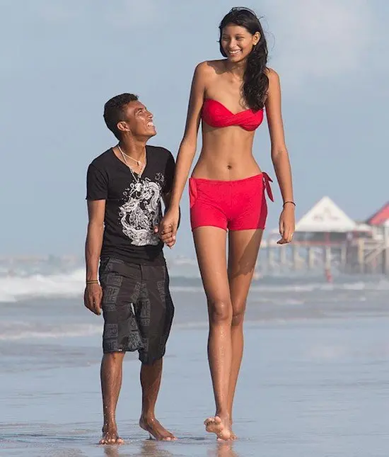 tall girl short guy