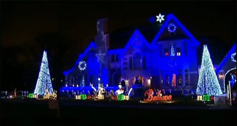 Christmas Light Show Support Wounded Veterans