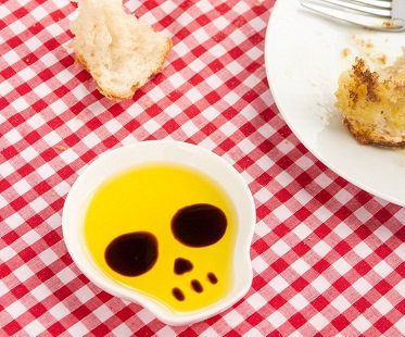 Skull Soy Dish And Chopsticks oil