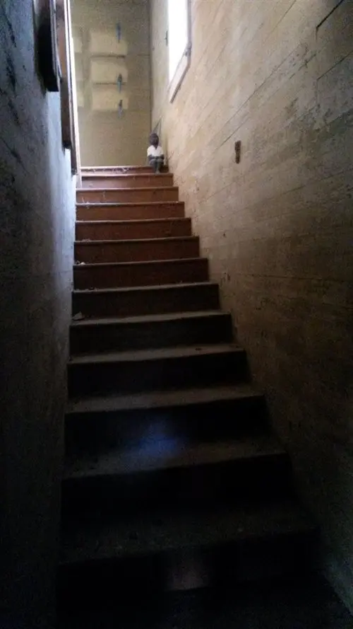 creepy-photos-stairs