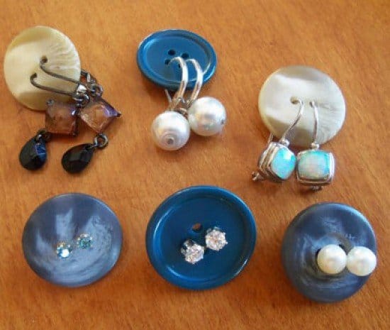 earrings buttons