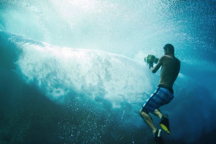 surf-under-water
