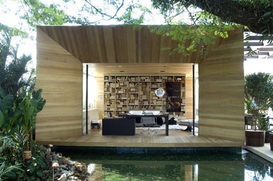 Weird-Wonderful-Room-Designs-outhouse