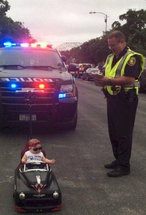 baby car cop