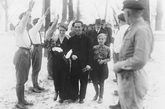 creepy-vintage-photos-hitler-wedding