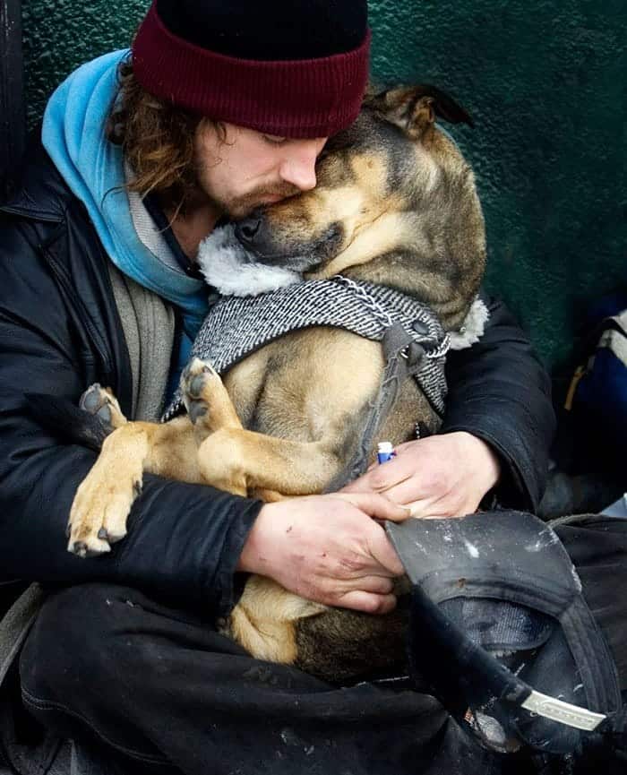 homeless-dogs-unconditional-love-sleep