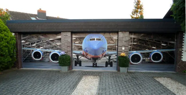 airplane garage