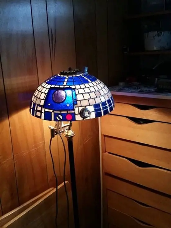 nerdy-decor-r2d2-lamp