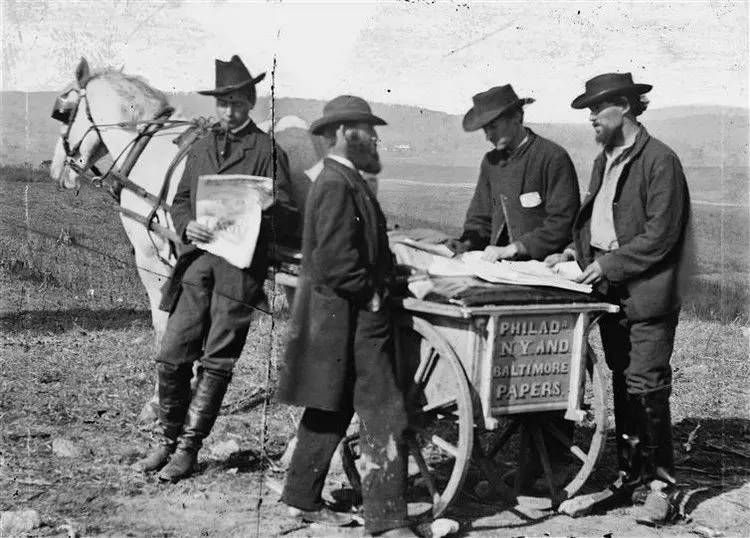newspaper vendor soldiers