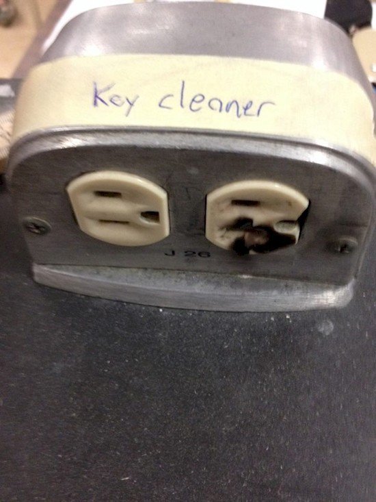 outlet key cleaner