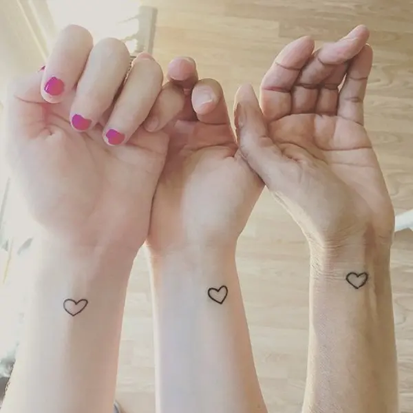 sister-tattoo-ideas-hearts