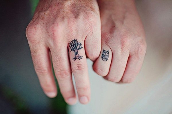 tattoo-fingers
