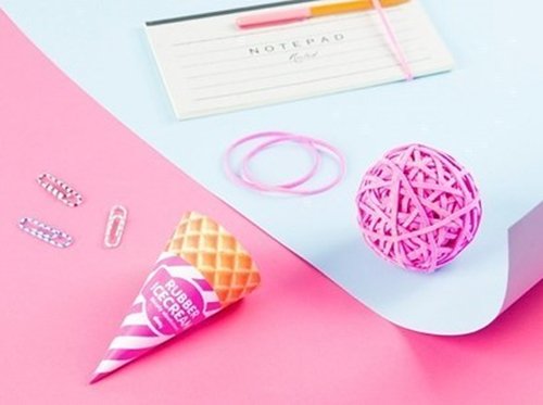 things-you-need-for-office-desk-rubber-band