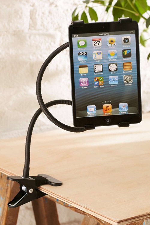 things-you-need-for-office-desk-tablet