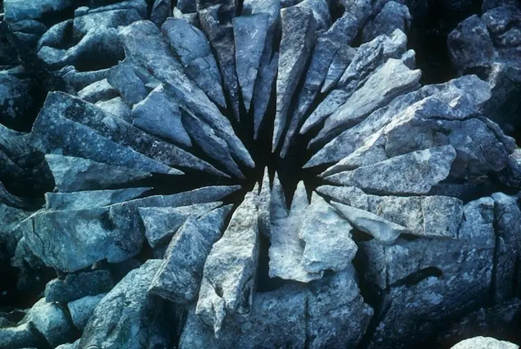 goldsworthy-rocks