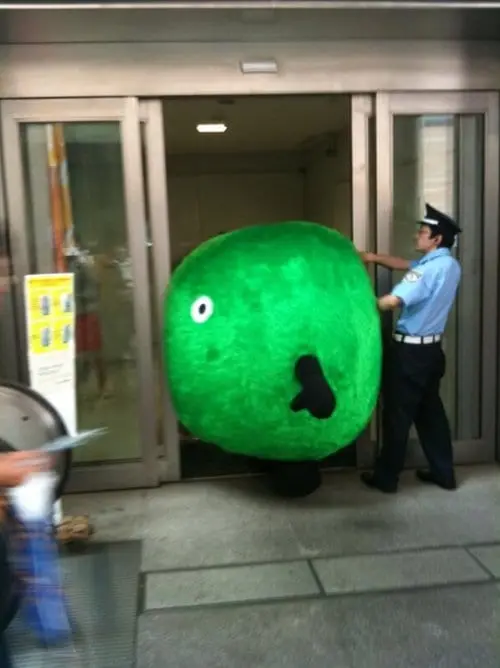 japanese-mascots-stuck-sliding-doors