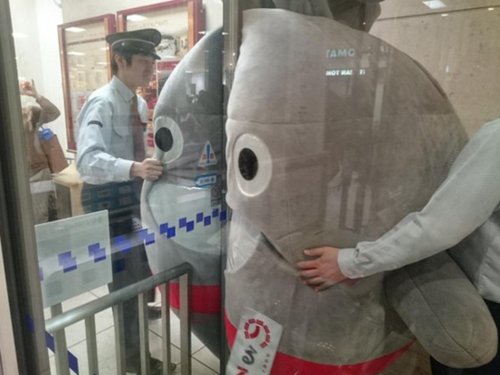 japanese-mascots-stuck-whale