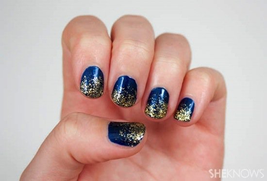 nails-blue